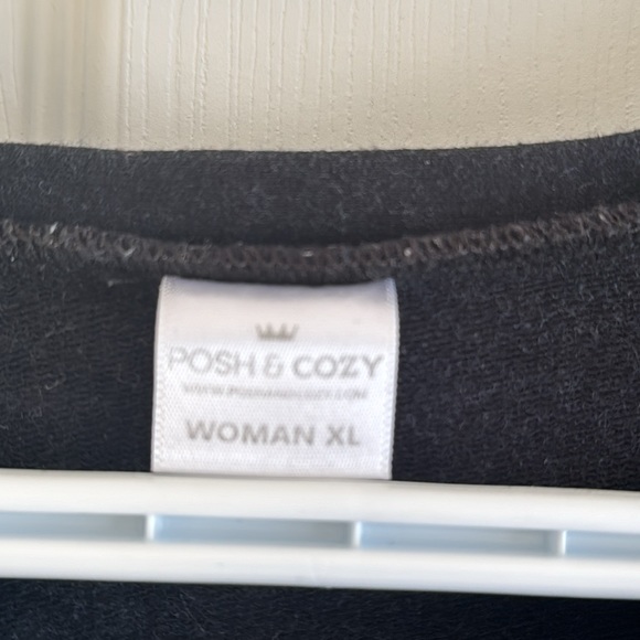 Posh & Cozy - Mom Mode Crewneck - XL - Picture 4 of 5